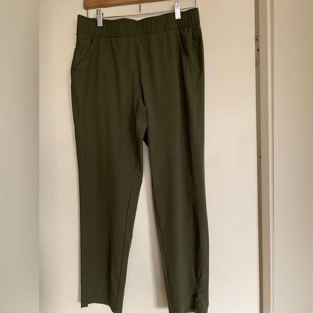 Eddie Bauer ladies olive green sport pants size M